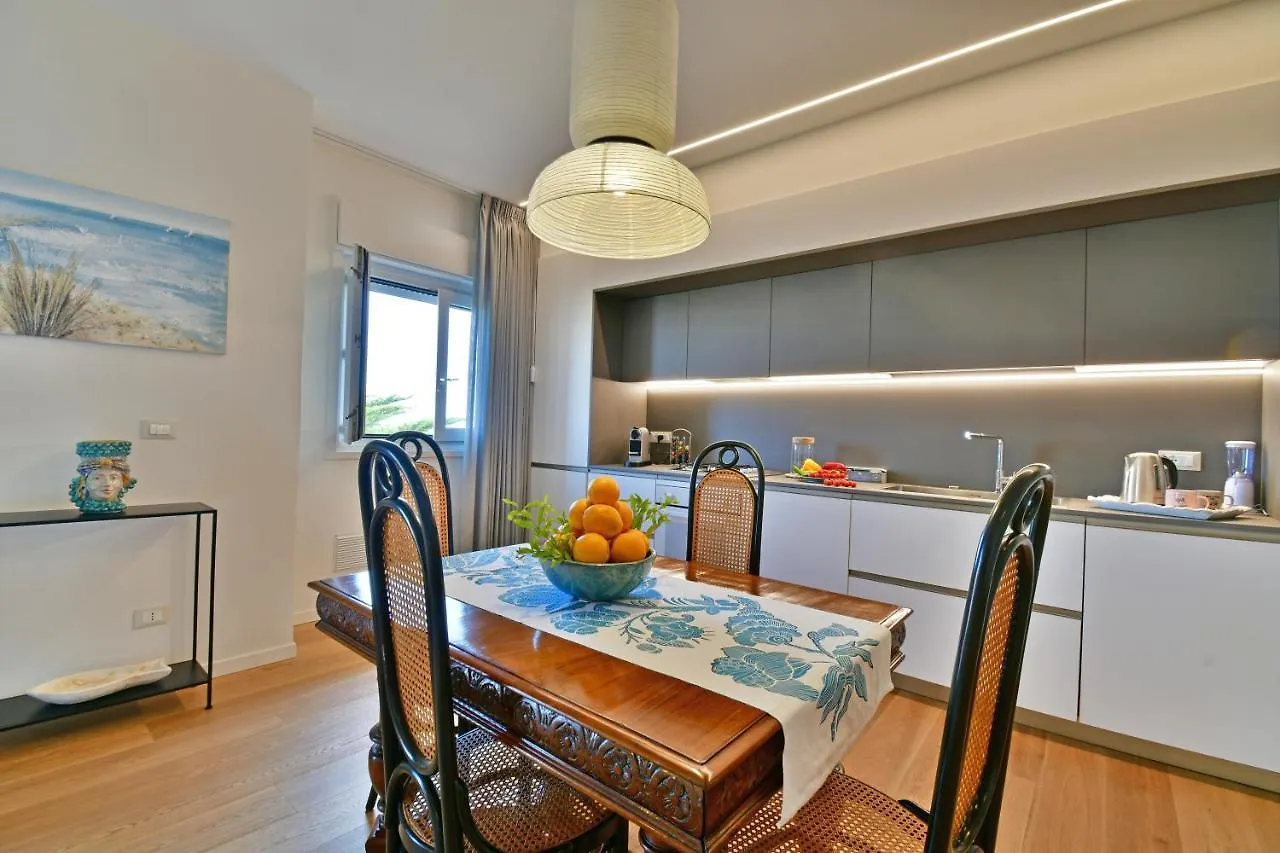 Luxury Suites Joy In Cefalu 0*,
